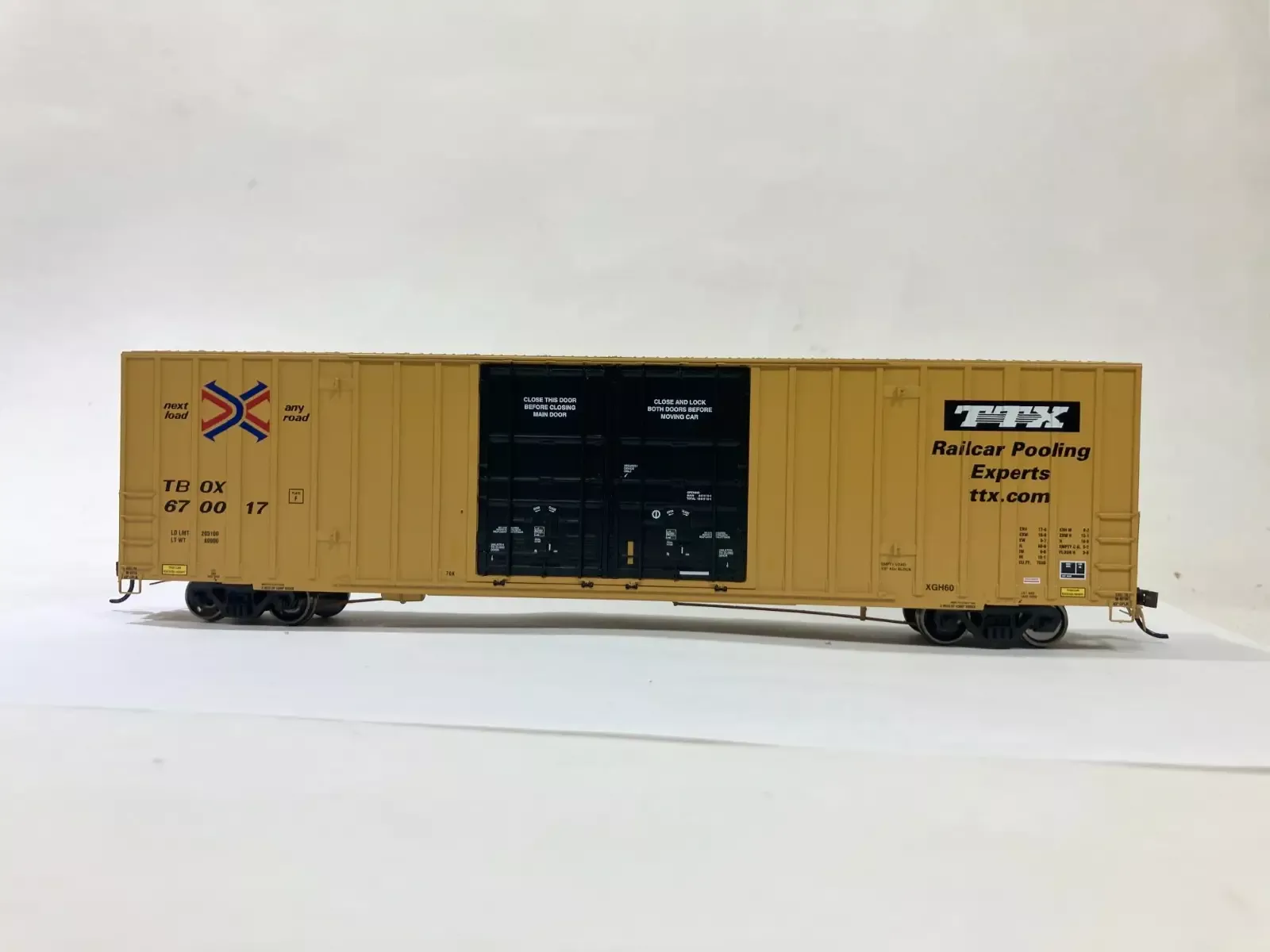 Athearn 75329 HO 60ft Gunderson Double Door High-Cube Box Car TBOX #670017